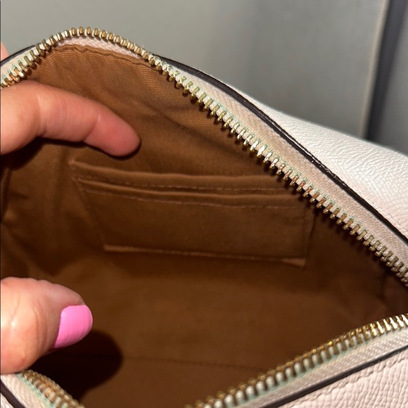 Coach Cream Crossbody Bag with Gold Hardware - Picture 5 of 6